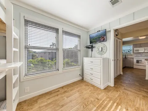 Triple Twin Bunk Guestroom