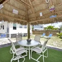 Lunch Al Fresco at the Brand New Tiki Hut, shared by both sides